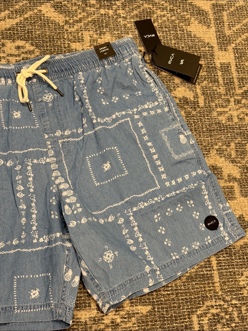 RVCA Light Blue Bandana Print Shorts ~ Large - Picture 3 of 16